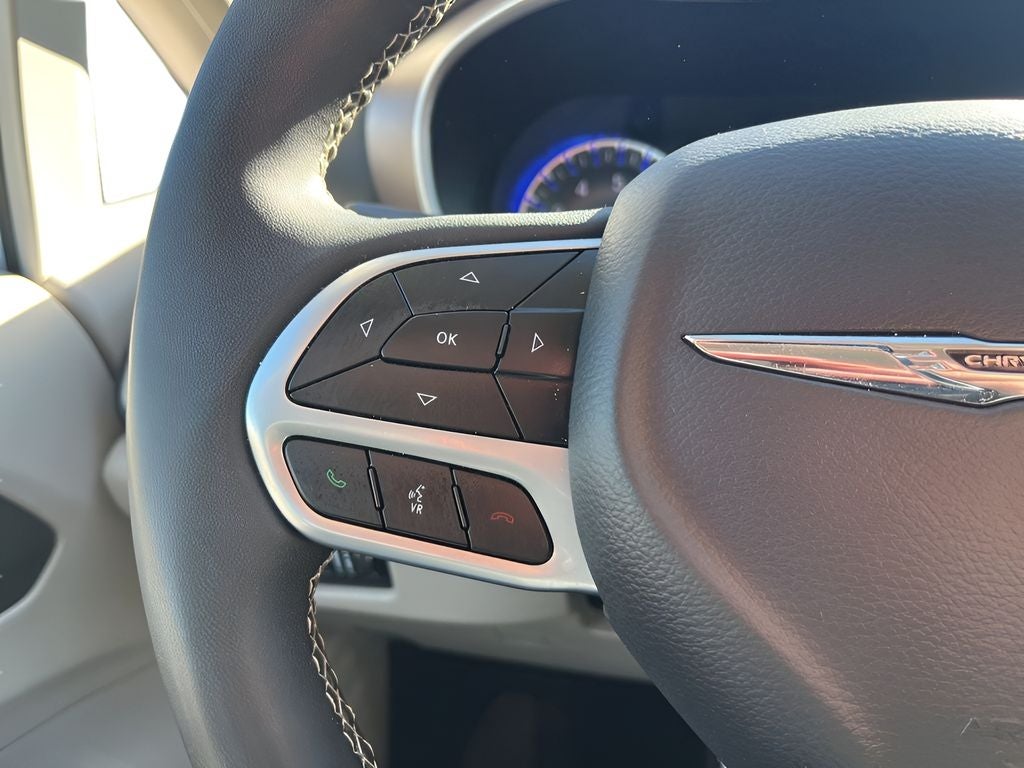 2024 Chrysler Voyager LX