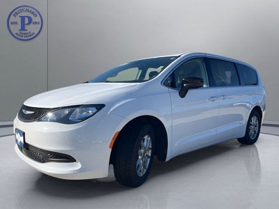 2024 Chrysler Voyager LX