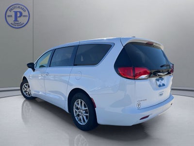 2024 Chrysler Voyager LX