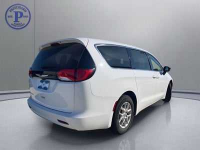 2024 Chrysler Voyager LX