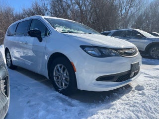 2024 Chrysler Voyager LX