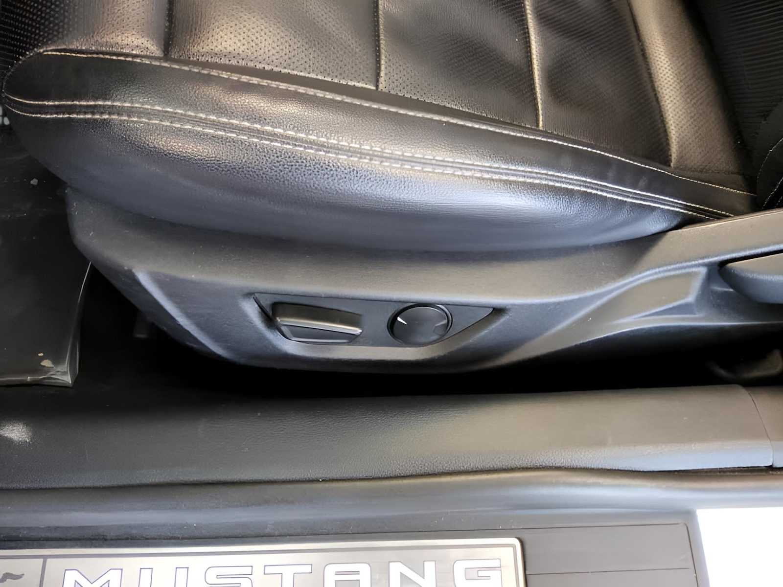 2021 Ford Mustang EcoBoost