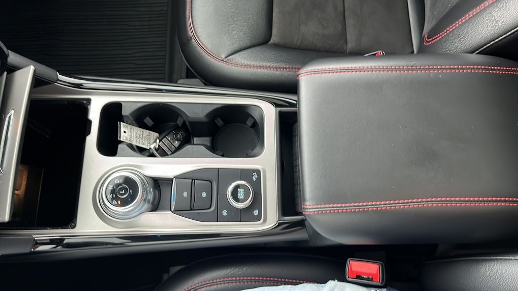 2024 Ford Explorer ST-Line