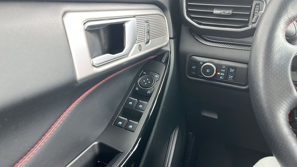 2024 Ford Explorer ST-Line