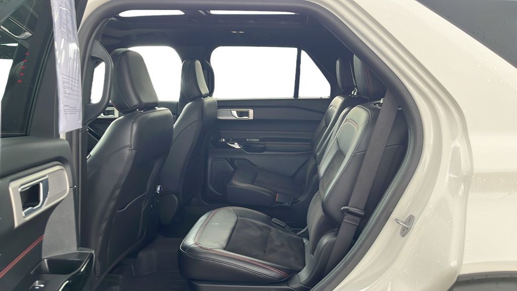 2024 Ford Explorer ST-Line