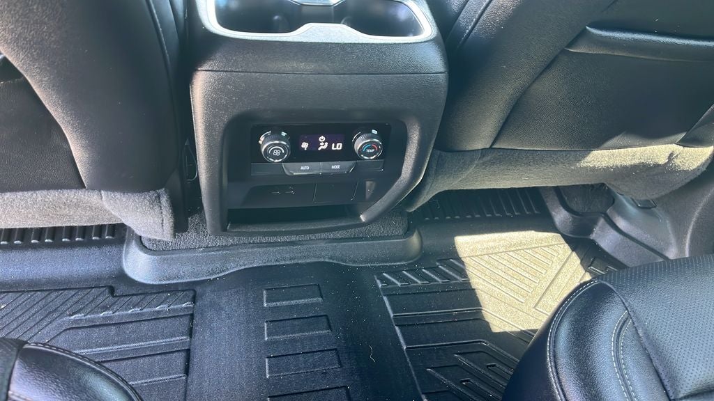 2025 Chevrolet Traverse LT 2LT