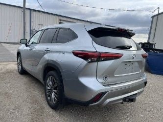 2021 Toyota Highlander Platinum