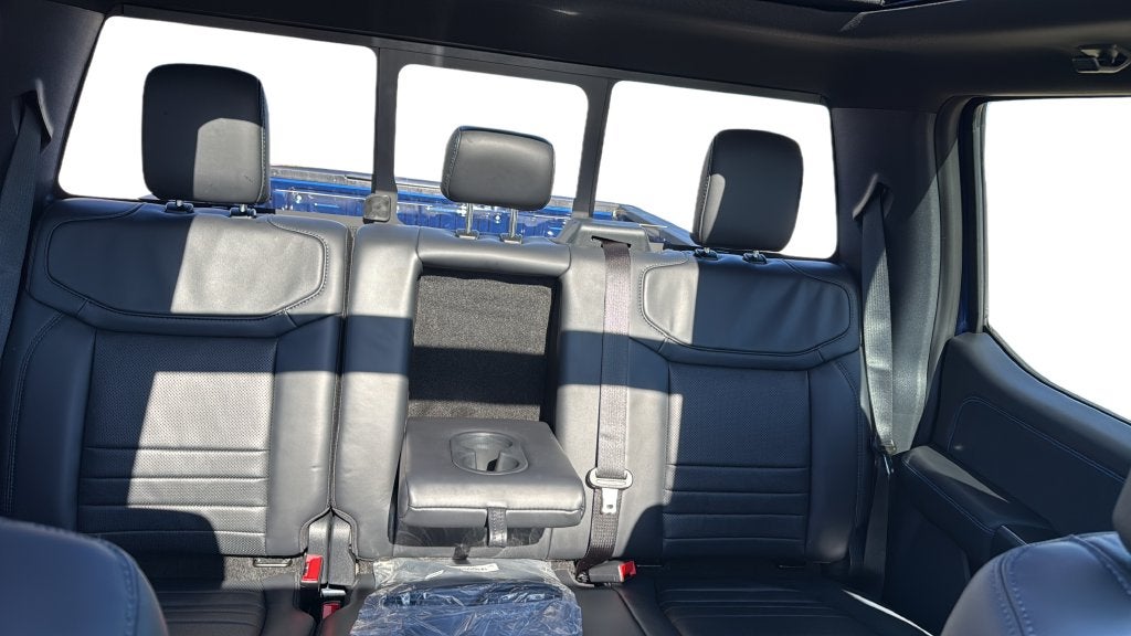 2027 Ford F-350SD Platinum
