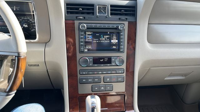2013 Lincoln Navigator Base